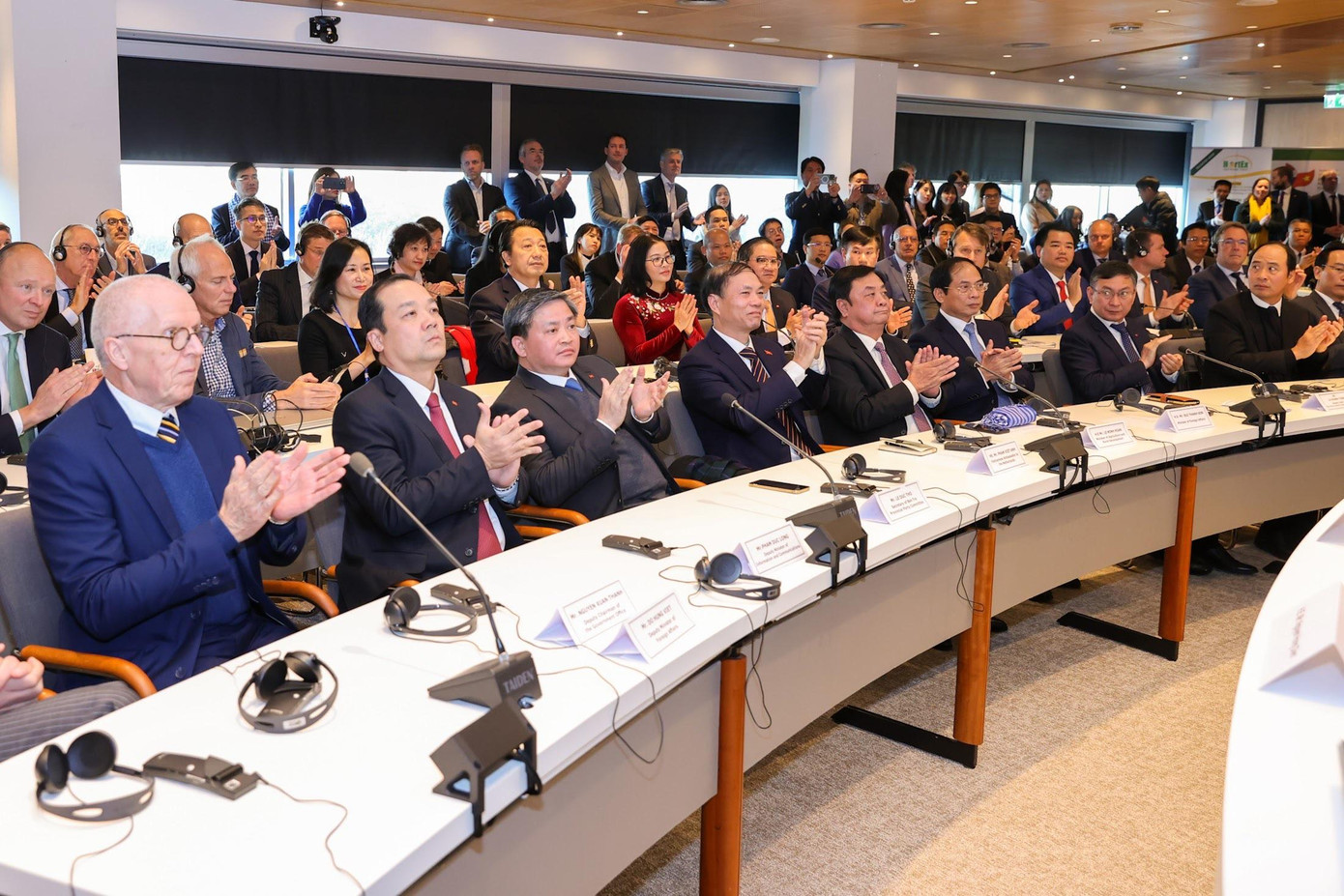 Lãnh đạo các bộ, ngành, địa phương, doanh nghiệp tham dự diễn đàn