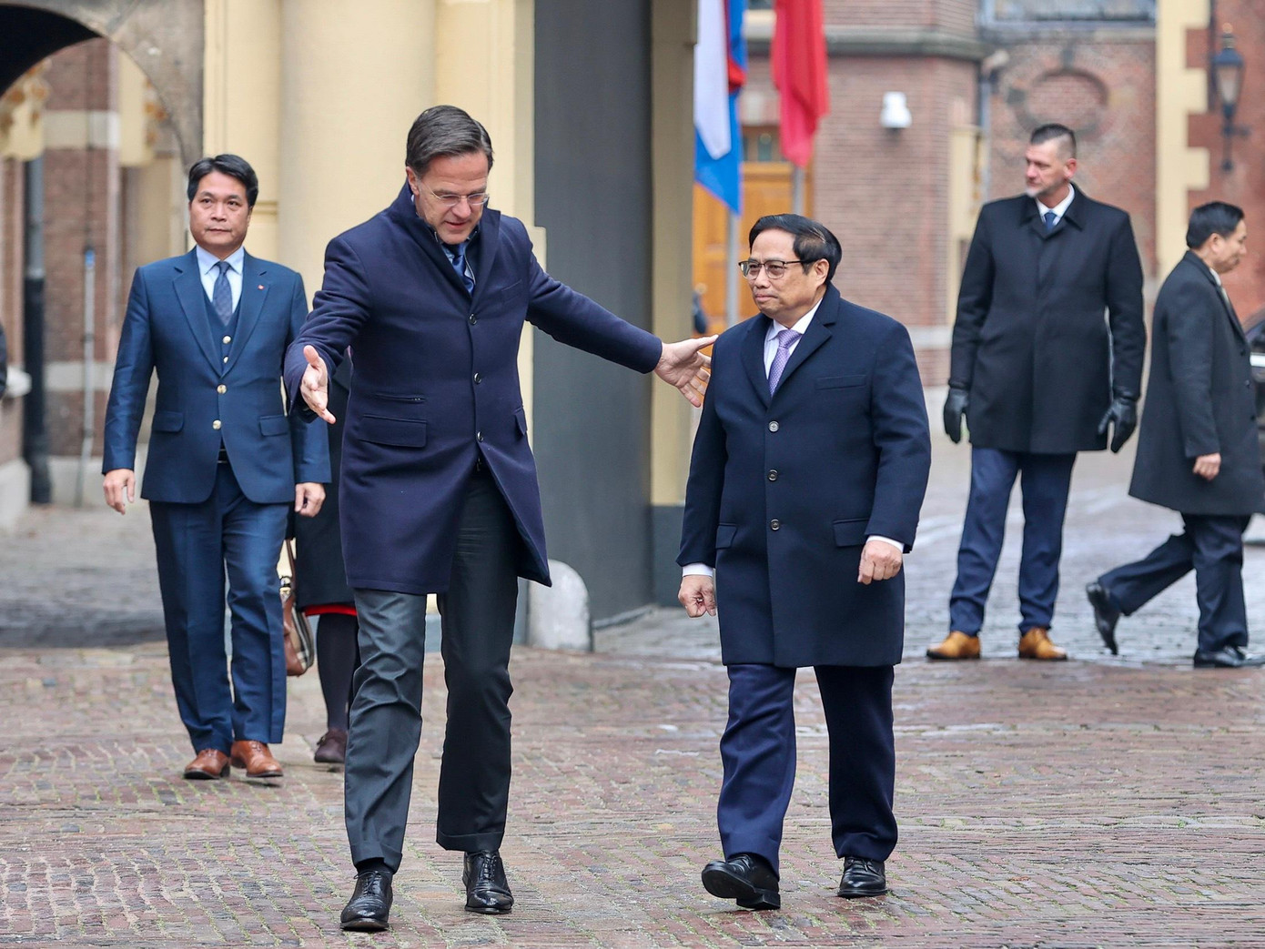 Thủ tướng Hà Lan Mark Rutte đón Thủ tướng Chính phủ Phạm Minh Chính.
