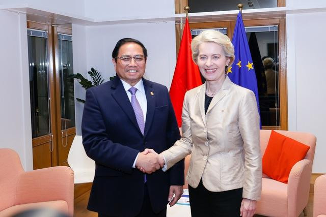Bà Ursula von der Leyen chia sẻ những ý tưởng, đề xuất của Thủ tướng; hoan nghênh việc Việt Nam và G7 đã thông qua Tuyên bố chính trị về thiết lập Đối tác chuyển đổi năng lượng công bằng (JETP)