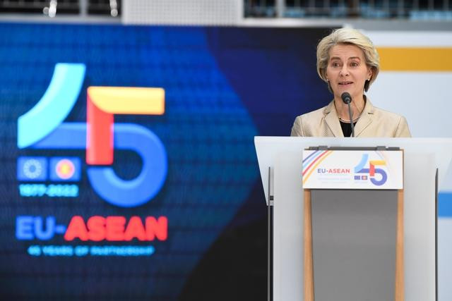 Chủ tịch Ủy ban châu Âu Ursula Von der Leyen phát biểu