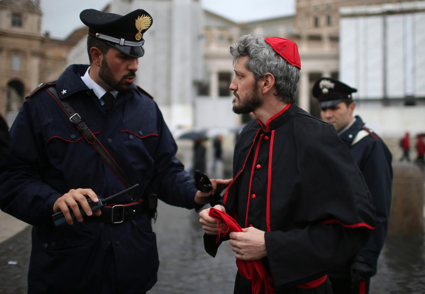 Cảnh sát cũng được huy động để đảm bảo trật tự cho buổi lễ nhậm chức của Giáo hoàng Francis 