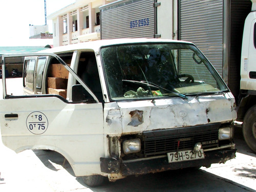 Xe 79H-5270 cùng tang vật đang bị tạm giữ tại Công an huyện Tuy An.