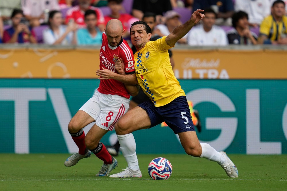 Auckland City (áo vàng) quá yếu. Ảnh: AP Auckland City (áo vàng) quá yếu. Ảnh: AP