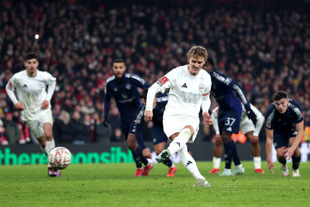 MU loại Arsenal trên chấm luân lưu ảnh 21