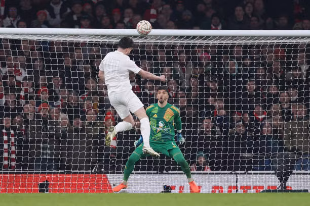 MU loại Arsenal trên chấm luân lưu ảnh 23