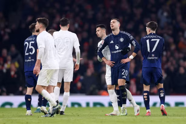 MU loại Arsenal trên chấm luân lưu ảnh 20