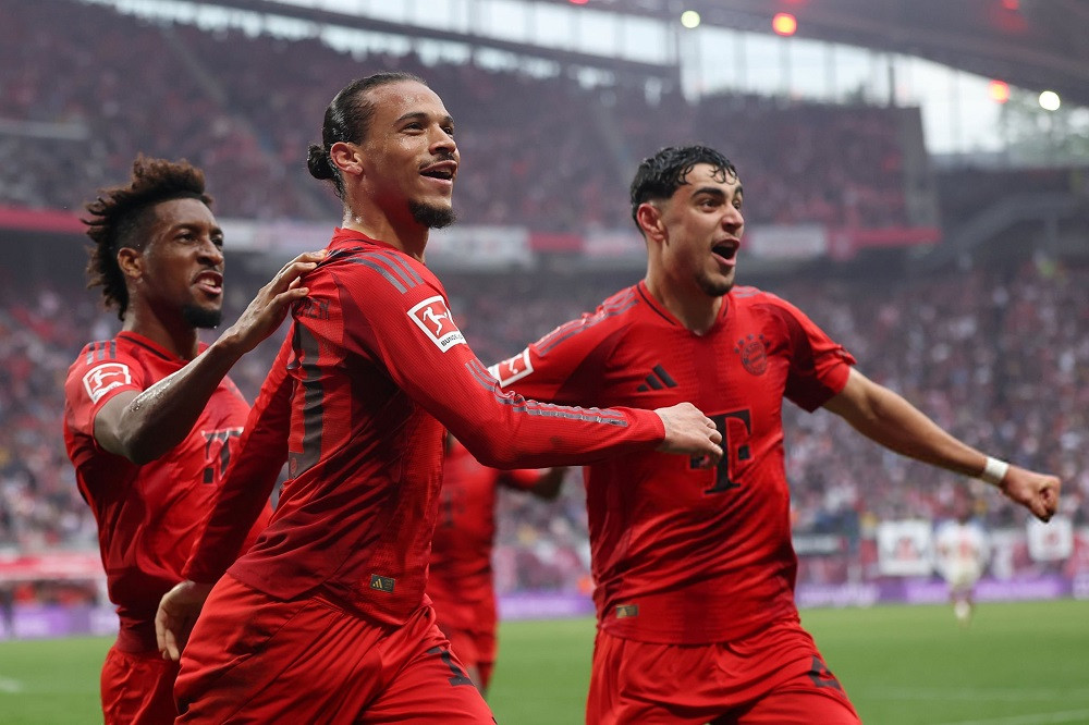 Sane tỏa sáng nhưng Bayern vẫn mất điểm vào phút chót