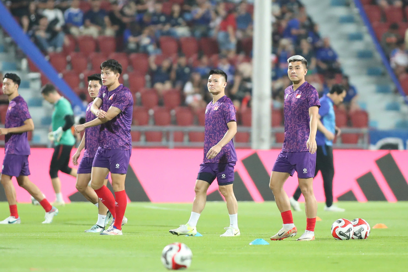 Các cầu thủ Việt Nam tỏ ra rất quyết tâm. Ảnh: Ngọc Tú Các cầu thủ Việt Nam tỏ ra rất quyết tâm. Ảnh: Ngọc Tú