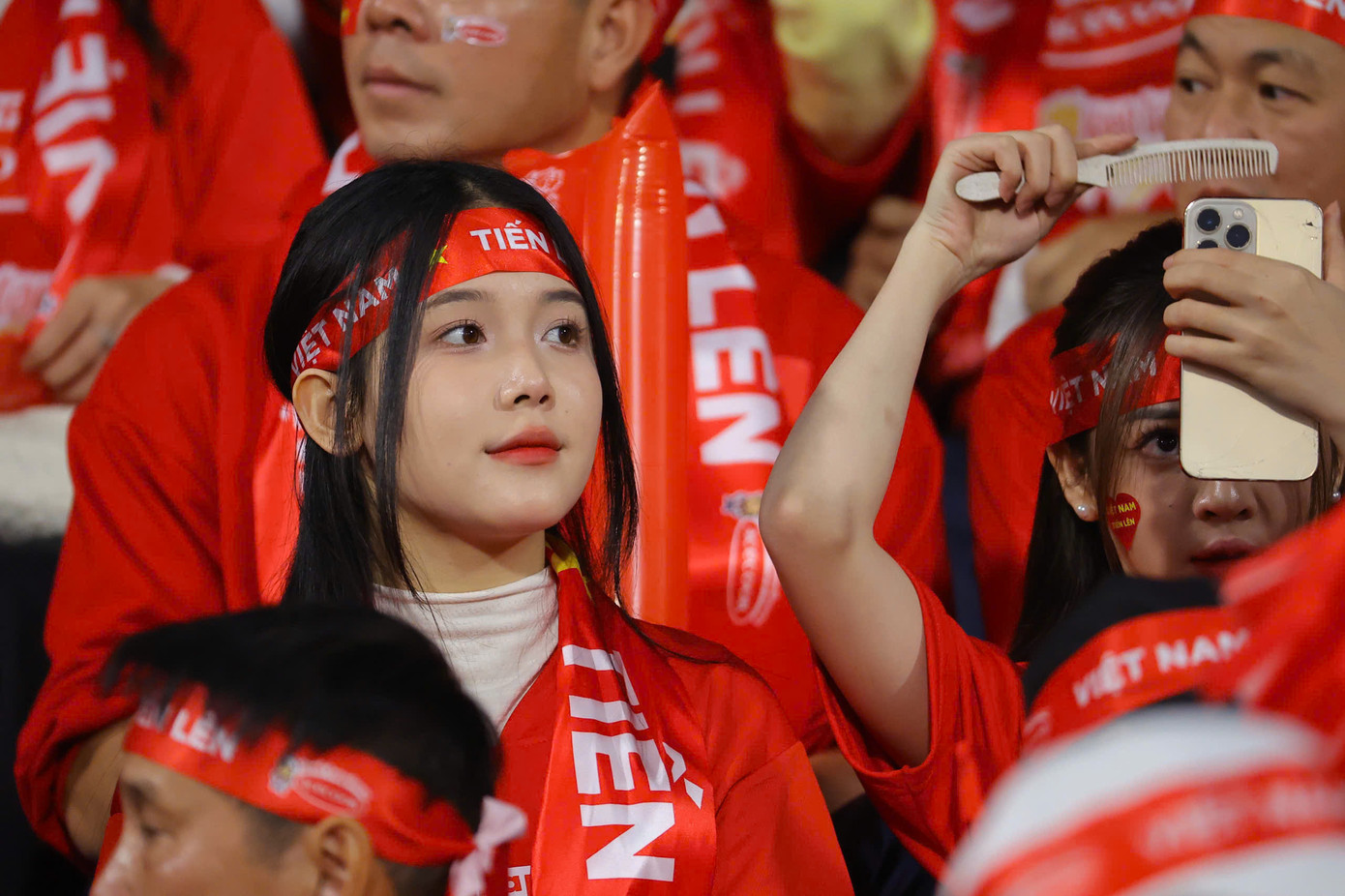 Xuân Son lập cú đúp, Việt Nam lần đầu đánh bại Thái Lan trên sân nhà sau 27 năm ảnh 18