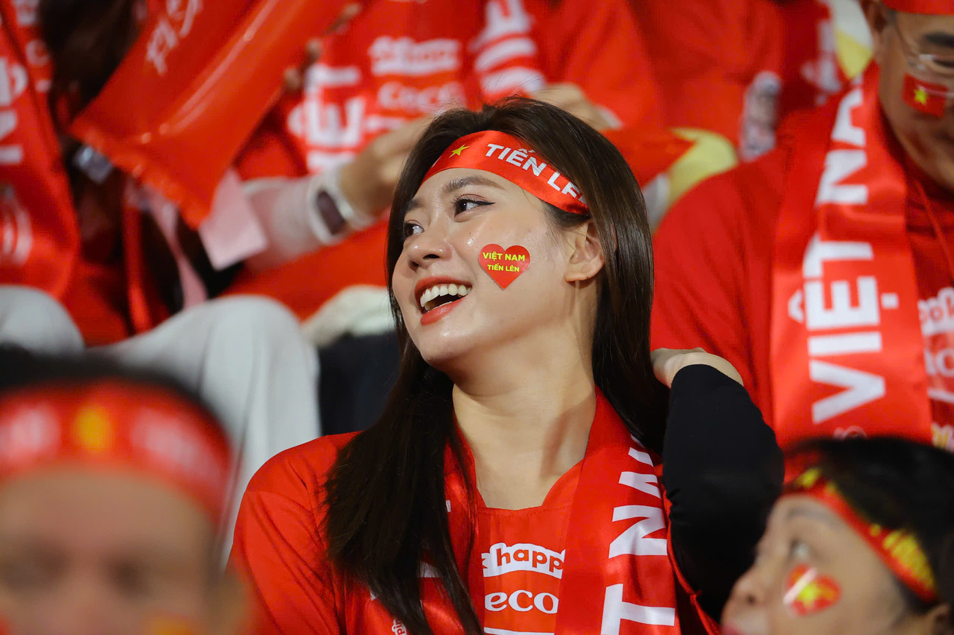 Xuân Son lập cú đúp, Việt Nam lần đầu đánh bại Thái Lan trên sân nhà sau 27 năm ảnh 19