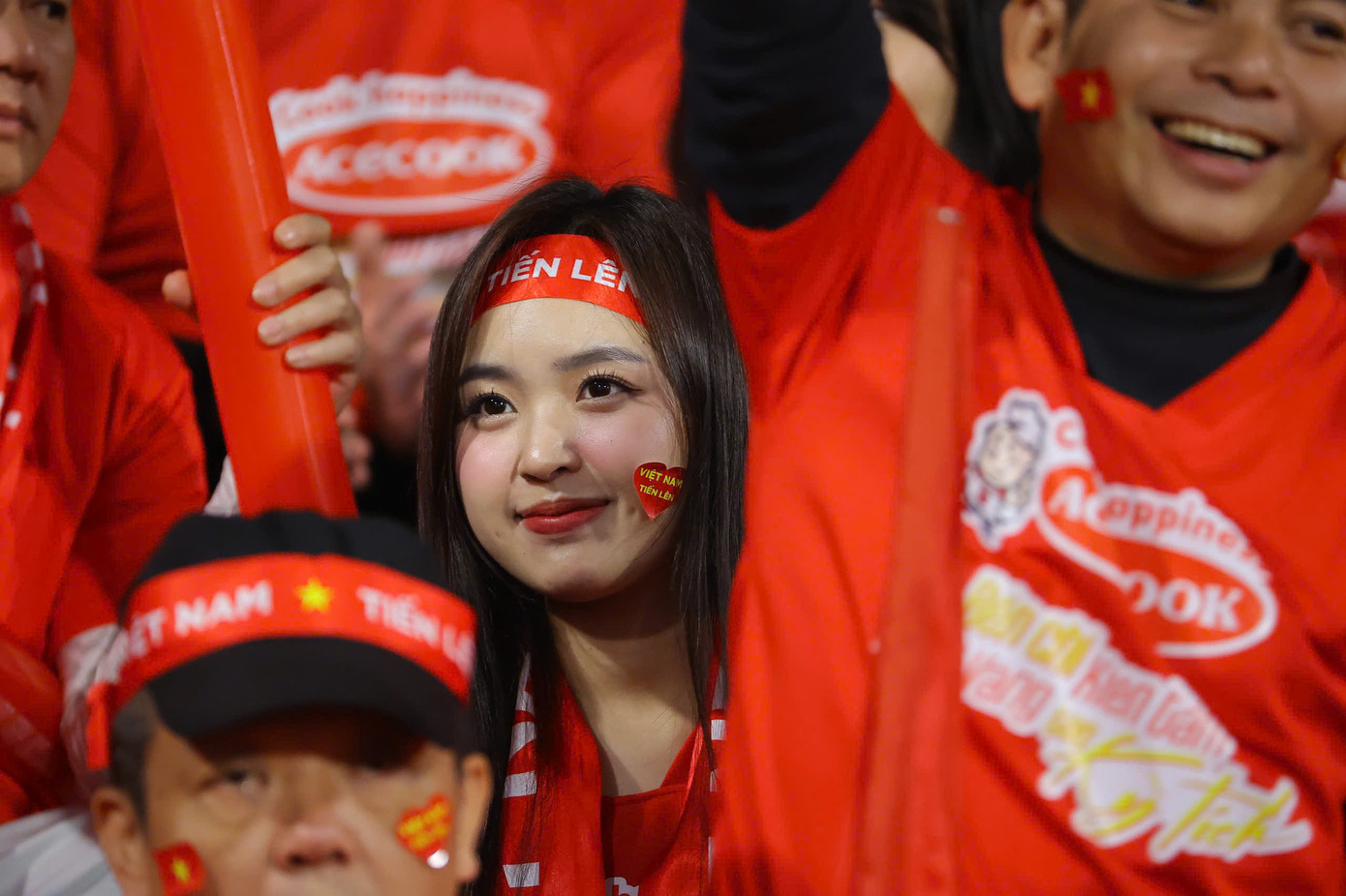 Xuân Son lập cú đúp, Việt Nam lần đầu đánh bại Thái Lan trên sân nhà sau 27 năm ảnh 20