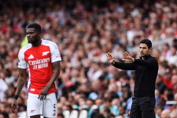Hòa Brentford, Arsenal cạn hy vọng vô địch Ngoại hạng Anh ảnh 2