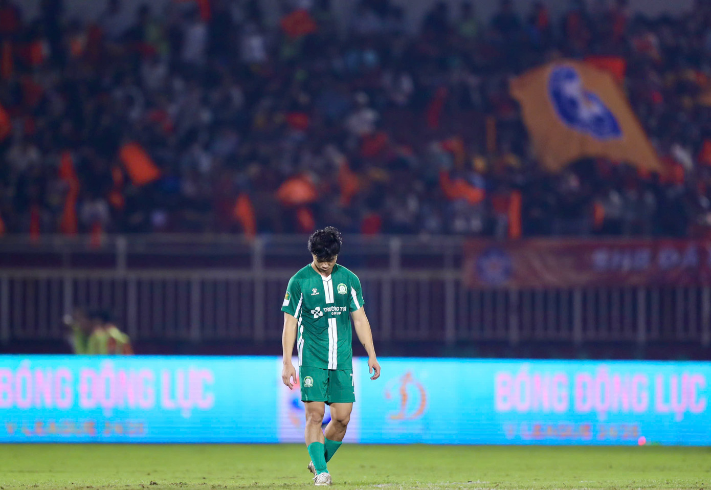 Công Phượng thua Bùi Tiến Dũng trên chấm 11m, SHB Đà Nẵng trụ hạng V-League ảnh 13