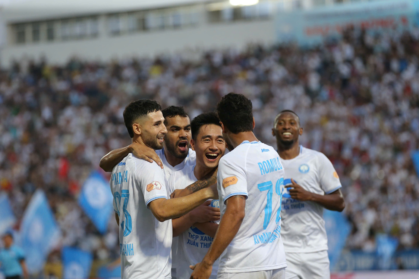 Đại phá HAGL, Nam Định chạm tay vào chức vô địch LPBank V-League 2024/25 ảnh 6