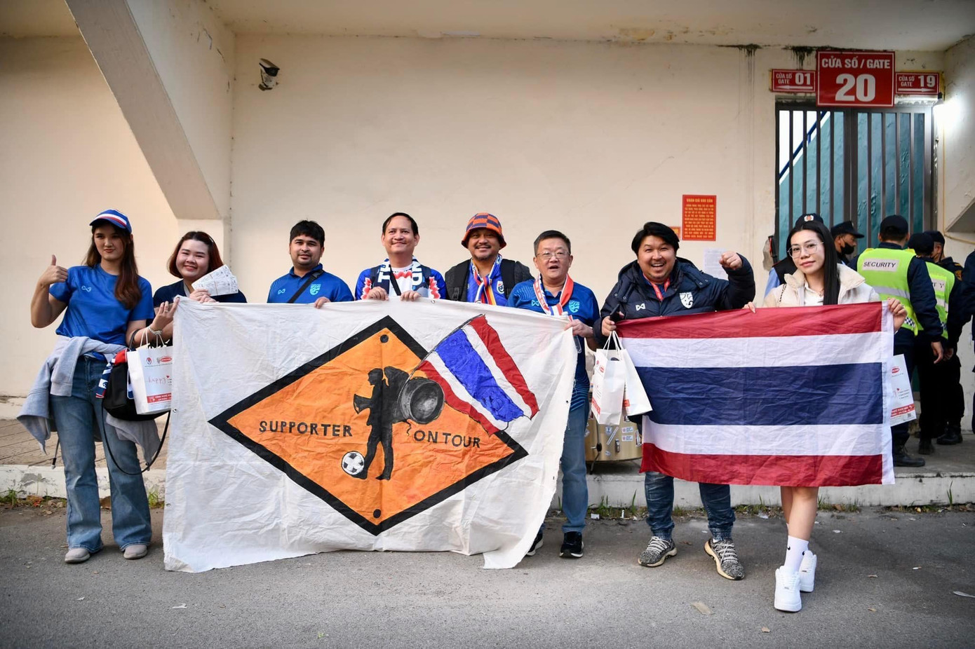 Xuân Son lập cú đúp, Việt Nam lần đầu đánh bại Thái Lan trên sân nhà sau 27 năm ảnh 5