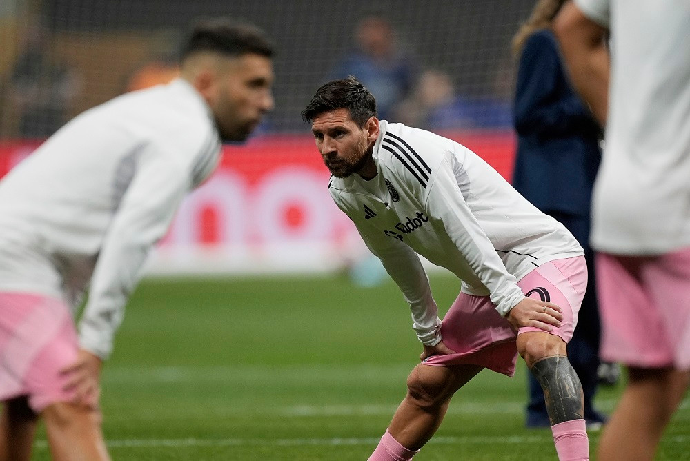 Messi tiếp tục là trung tâm của trận đấu. Ảnh: AP