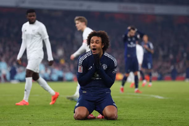 MU loại Arsenal trên chấm luân lưu ảnh 26
