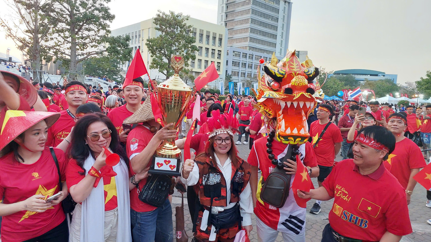 Đánh bại Thái Lan 3-2, tuyển Việt Nam đăng quang ASEAN Cup 2024 xứng đáng ảnh 3 Đánh bại Thái Lan 3-2, tuyển Việt Nam đăng quang ASEAN Cup 2024 xứng đáng ảnh 3