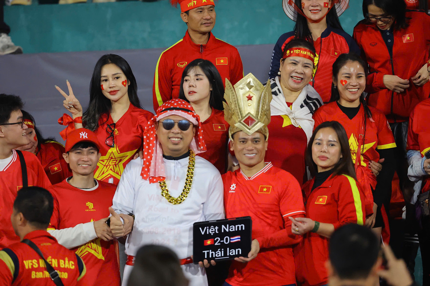 Xuân Son lập cú đúp, Việt Nam lần đầu đánh bại Thái Lan trên sân nhà sau 27 năm ảnh 12