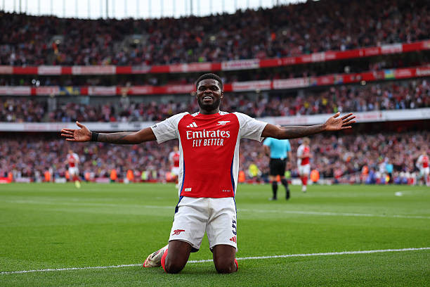 Hòa Brentford, Arsenal cạn hy vọng vô địch Ngoại hạng Anh ảnh 7