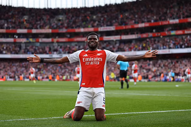 Hòa Brentford, Arsenal cạn hy vọng vô địch Ngoại hạng Anh ảnh 7