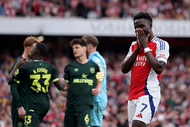 Hòa Brentford, Arsenal cạn hy vọng vô địch Ngoại hạng Anh ảnh 10