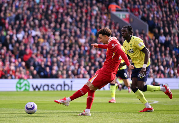 Ngược dòng đánh bại Southampton, Liverpool băng băng cán đích ảnh 3 Ngược dòng đánh bại Southampton, Liverpool băng băng cán đích ảnh 3