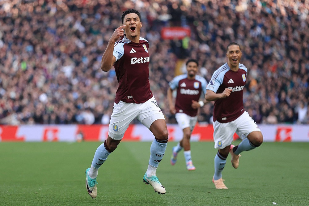 Watkins rất có duyên ghi bàn vào lưới Fulham