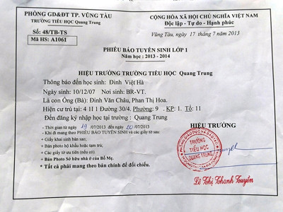 Giấy báo nhập học. Giấy báo nhập học