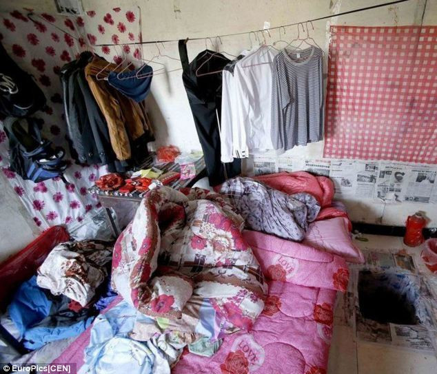 Bên trong căn nhà hắn thuê