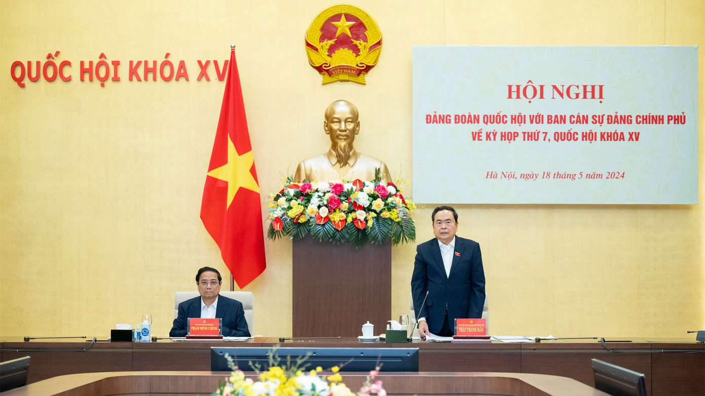 Thủ tướng Chính phủ Phạm Minh Chính và Phó Chủ tịch Thường trực Quốc hội Trần Thanh Mẫn đồng chủ trì Hội nghị. Ảnh: Lâm Hiển