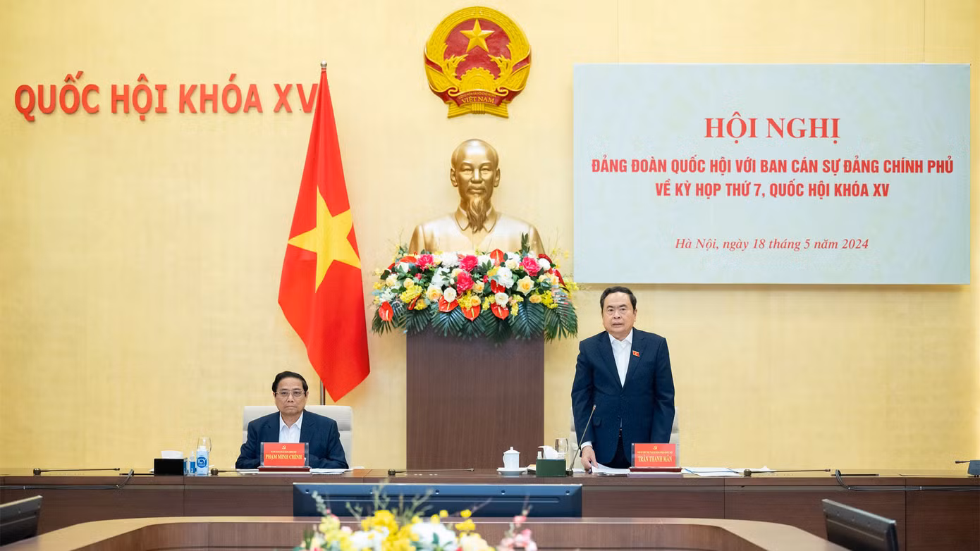 Thủ tướng Chính phủ Phạm Minh Chính và Phó Chủ tịch Thường trực Quốc hội Trần Thanh Mẫn đồng chủ trì Hội nghị. Ảnh: Lâm Hiển Thủ tướng Chính phủ Phạm Minh Chính và Phó Chủ tịch Thường trực Quốc hội Trần Thanh Mẫn đồng chủ trì Hội nghị. Ảnh: Lâm Hiển