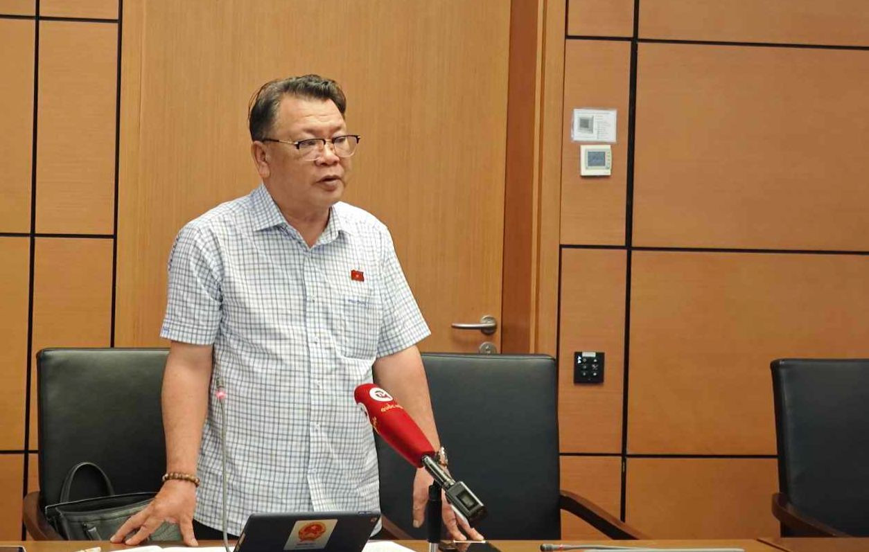 Đại biểu Nguyễn Tạo (đoàn Lâm Đồng) tại phiên thảo luận ở tổ.