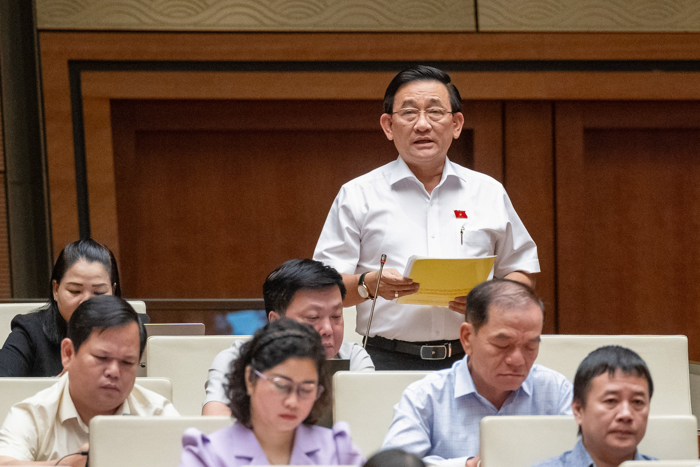 Đại biểu Trần Quốc Tuấn (đoàn Trà Vinh). Ảnh: Như Ý Đại biểu Trần Quốc Tuấn (đoàn Trà Vinh). Ảnh: Như Ý