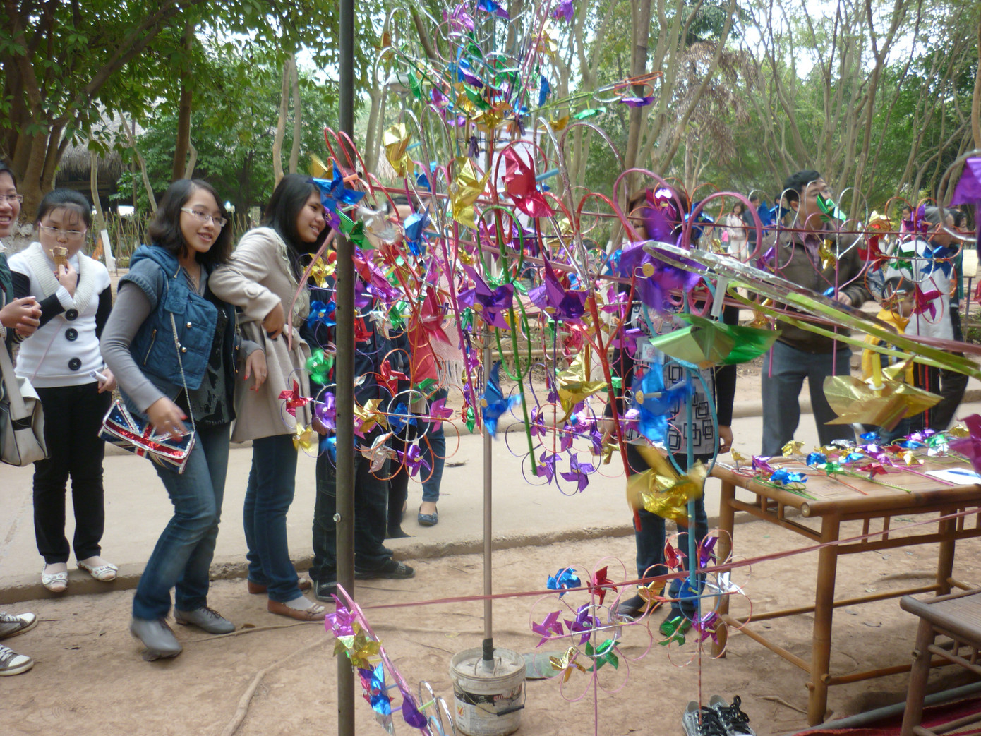 Thích thú với chong chóng