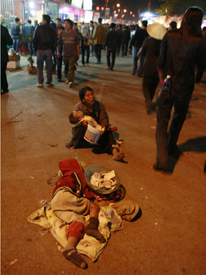 Đội ngũ “cái bang” giữa chợ 