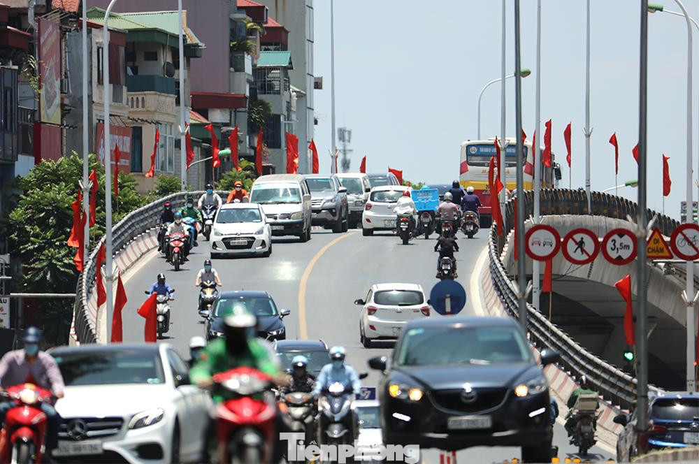 Trung tâm Dự báo KTTV quốc gia cảnh báo, đợt nắng nóng ở Bắc và Trung Bộ khả năng kéo dài đến khoảng ngày 4-5/6.