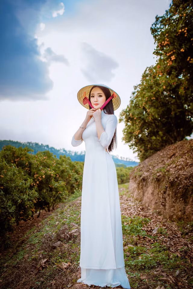 Cô gái sở hữu hai bằng ĐH loại giỏi khoe sắc bên vườn vải ảnh 8