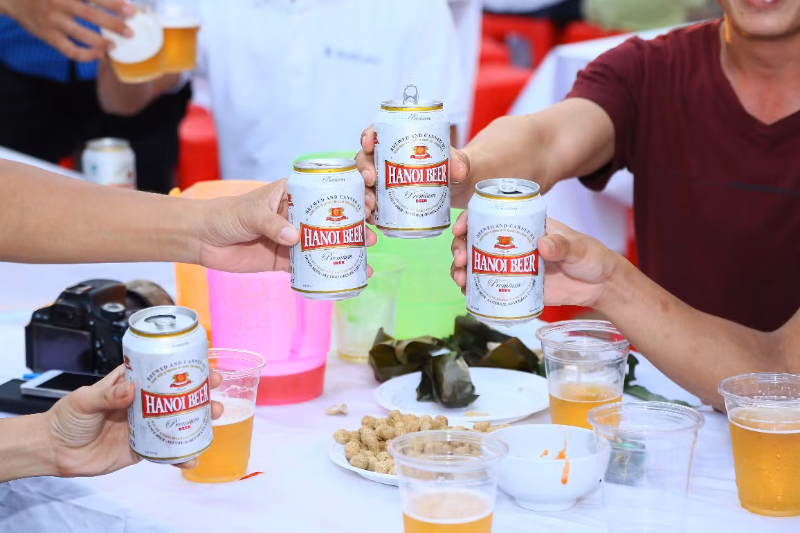 Hàng ngàn du khách tham dự Ngày hội Bia Hà Nội tại Thanh Hoá ảnh 1