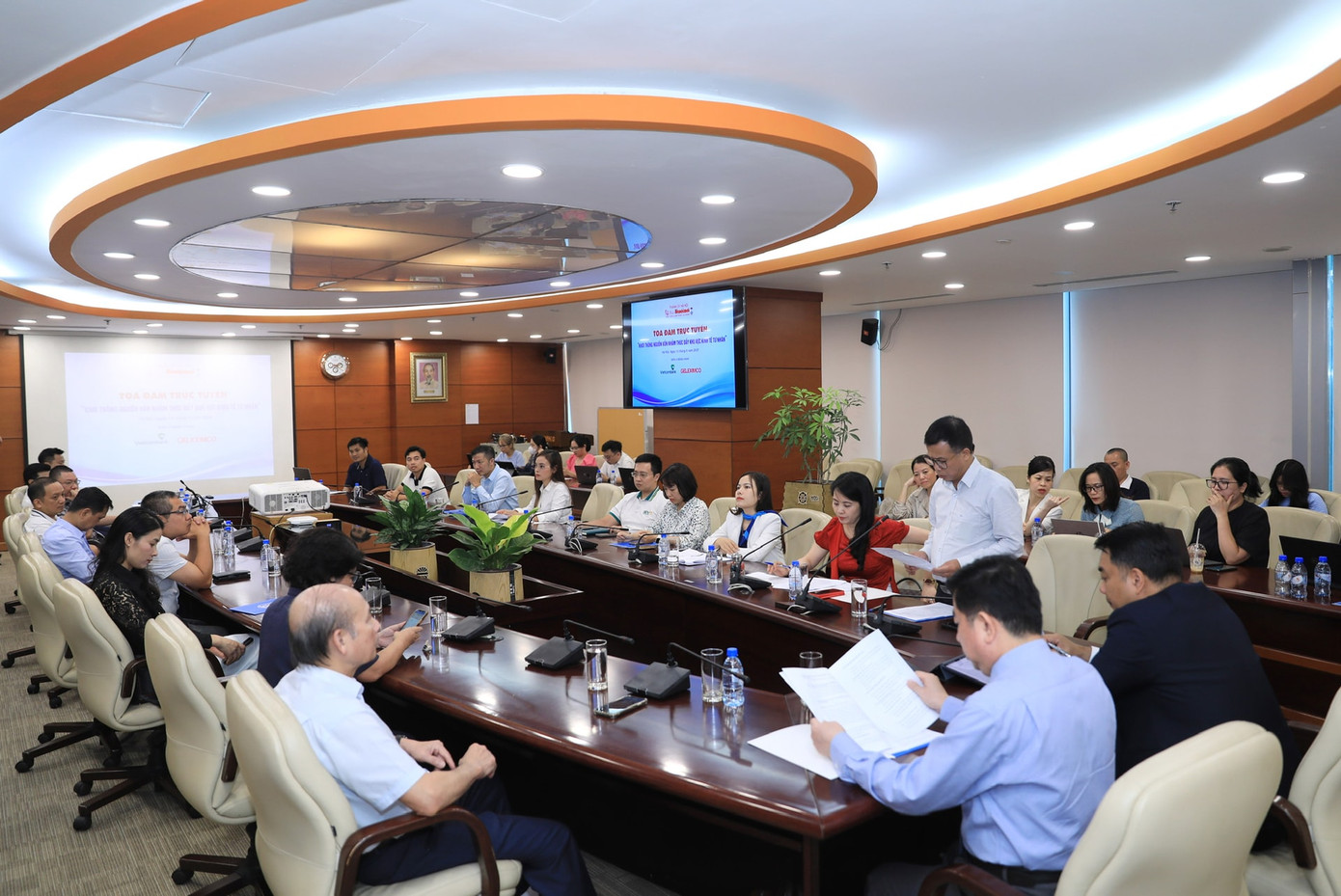 Toàn cảnh toạ đàm vốn tín dụng chiều 12/6.