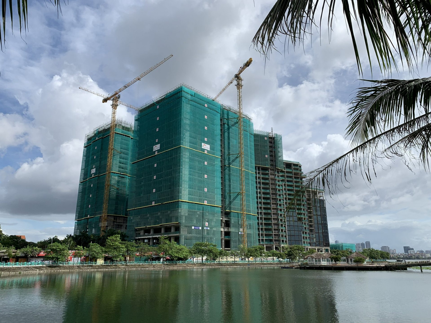 Một số dự án chung cư tại quận Tây Hồ lên tới 270 triệu đồng/m2.