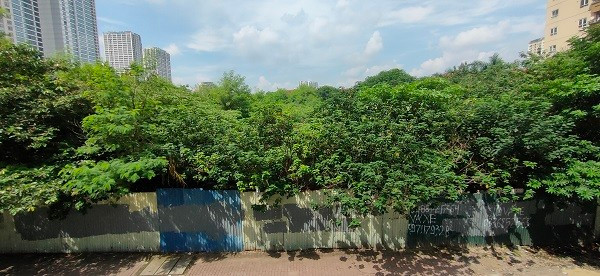 Dự án Tháp tài chính quốc tế trên lô đất 13.000m2 số 220 Trần Duy Hưng (Cầu Giấy, Hà Nội) của Tập đoàn Bảo Việt "bỏ hoang" nhiều năm. Dự án Tháp tài chính quốc tế trên lô đất 13.000m2 số 220 Trần Duy Hưng (Cầu Giấy, Hà Nội) của Tập đoàn Bảo Việt "bỏ hoang" nhiều năm.