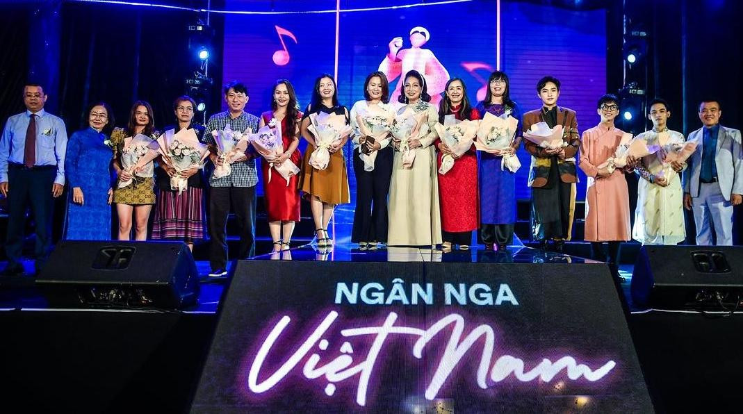 Các thành viên BTC chiến dịch Ngân nga Việt Nam