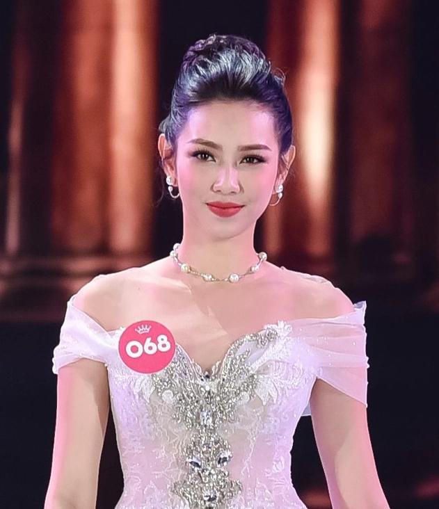 Thuỳ Tiên tại cuộc thi Hoa hậu Việt Nam 2018