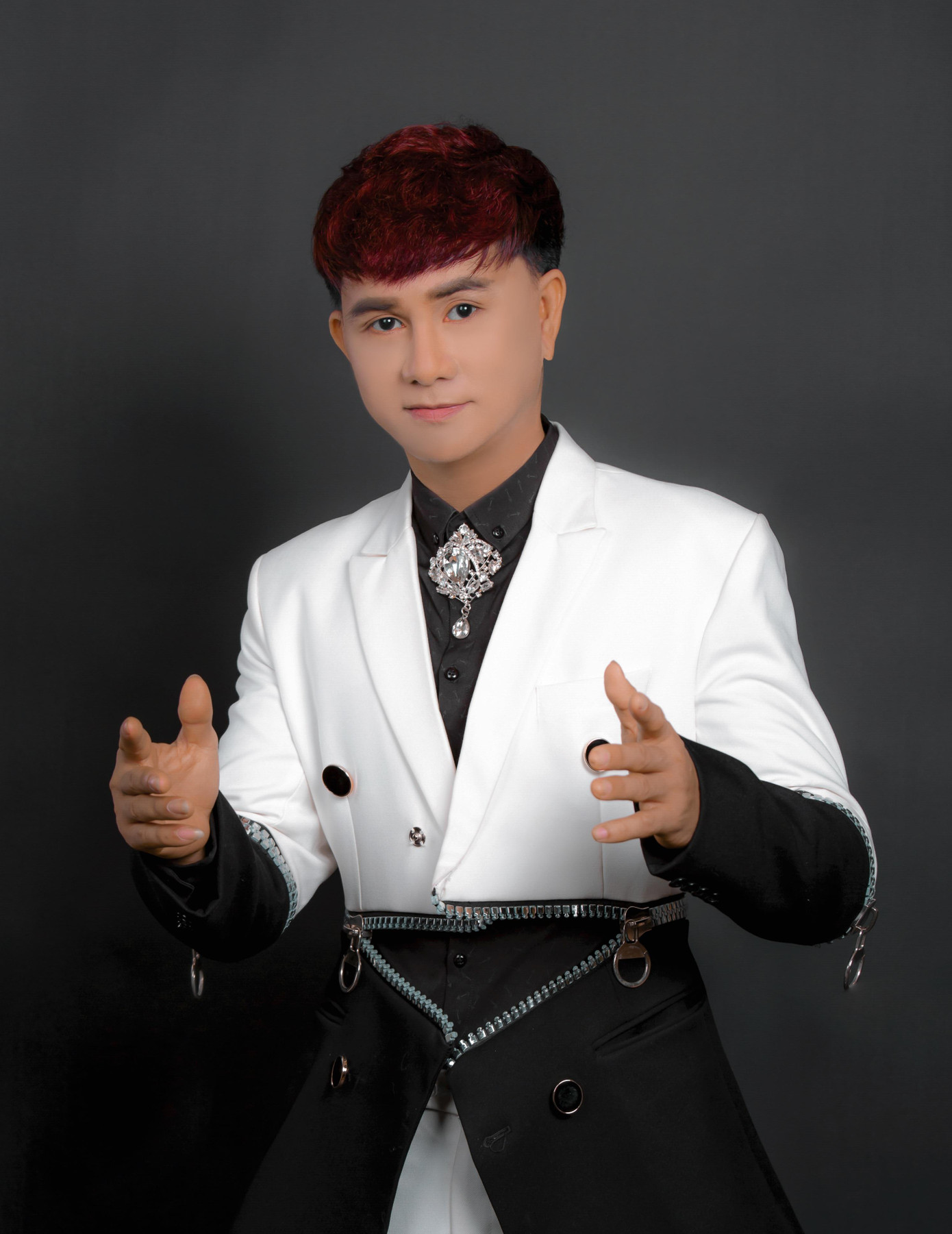 Nhạc sĩ- Ca sĩ Cáp Anh Tài Nhạc sĩ- Ca sĩ Cáp Anh Tài