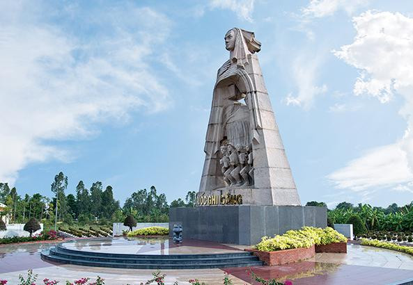 Tượng đài "Mẹ Tổ quốc" tại Nghĩa trang Cao Lãnh- Đồng Tháp Tượng đài "Mẹ Tổ quốc" tại Nghĩa trang Cao Lãnh- Đồng Tháp