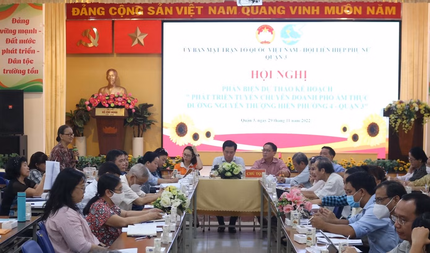 Các đại biểu tham gia góp ý tại Hội nghị