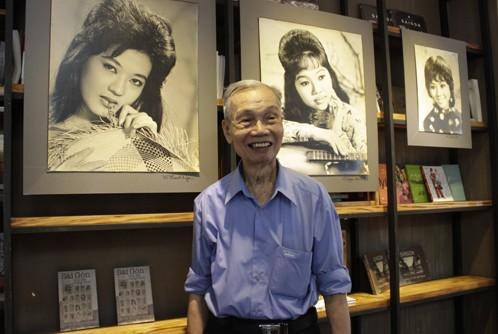 Nhiếp ảnh gia Đinh Tiến Mậu lúc sinh thời (Ảnh chụp năm 2017) Nhiếp ảnh gia Đinh Tiến Mậu lúc sinh thời (Ảnh chụp năm 2017)