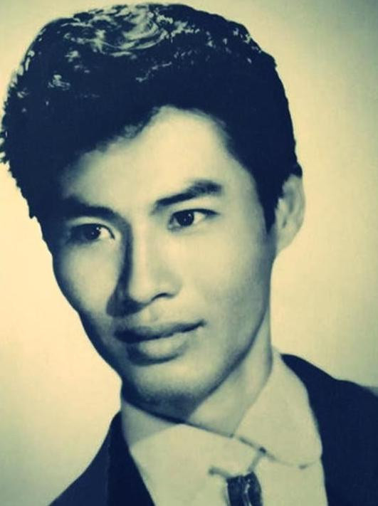 Nghệ sỹ Tòng Sơn hồi trẻ