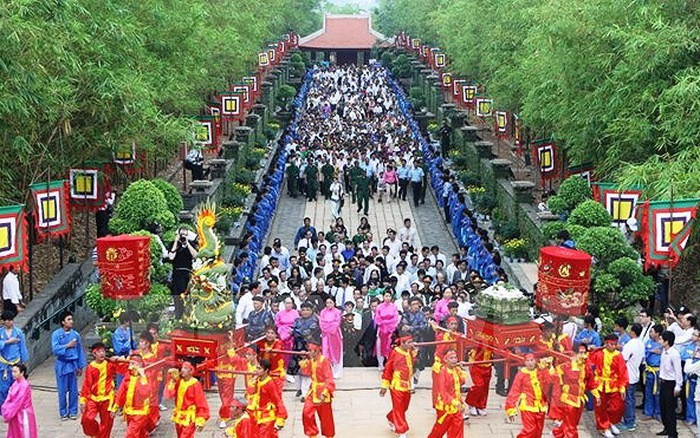 Lễ dâng bánh Tét tại Đền tưởng niệm các Vua Hùng thuộc Công viên Lịch sử - Văn hoá Dân tộc tại TPHCM